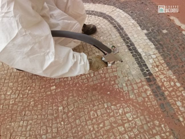 Restauro mosaico antico in pietra