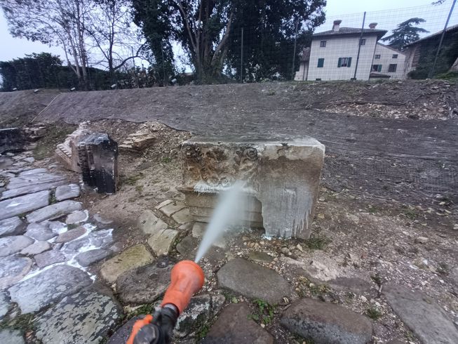 Aquileia Decumano manutenzione basolato